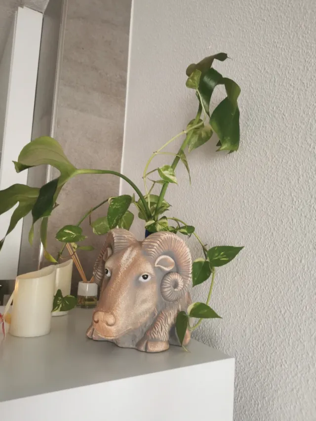 Maceta Macho Cabrío Porcelana Marrón