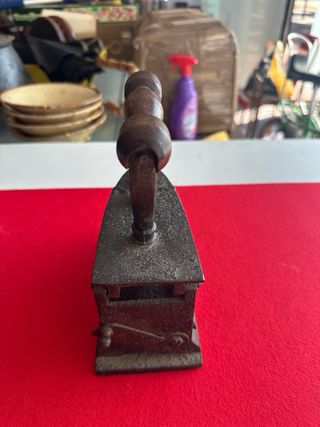 Antigua plancha de carbón