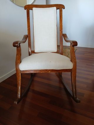Mecedora antigua de madera inicios siglo XX