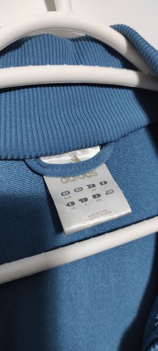 Sudadera Adidas con cremallera vintage de los 2000