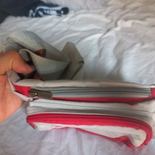 Riñonera Nike Roja y gris