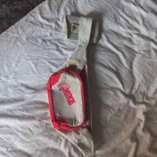 Riñonera Nike Roja y gris