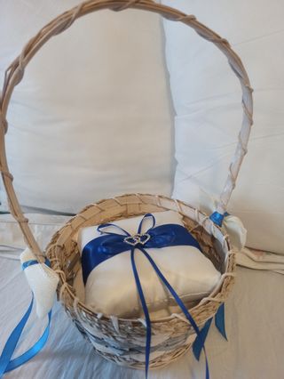 Cesta de boda para anillos