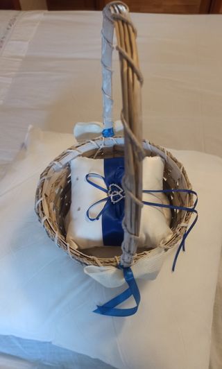 Cesta de boda para anillos