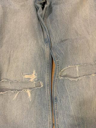 Pantalón vaquero Zara desgastado T.34