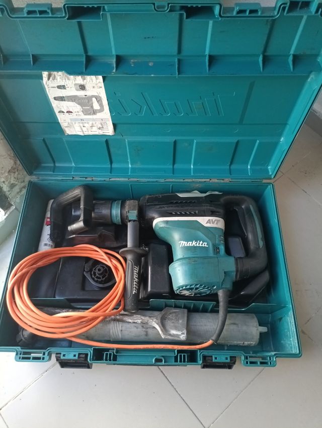 Martillo Percutor Makita HR4013C