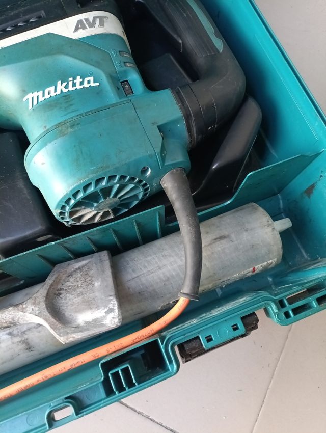 Martillo Percutor Makita HR4013C