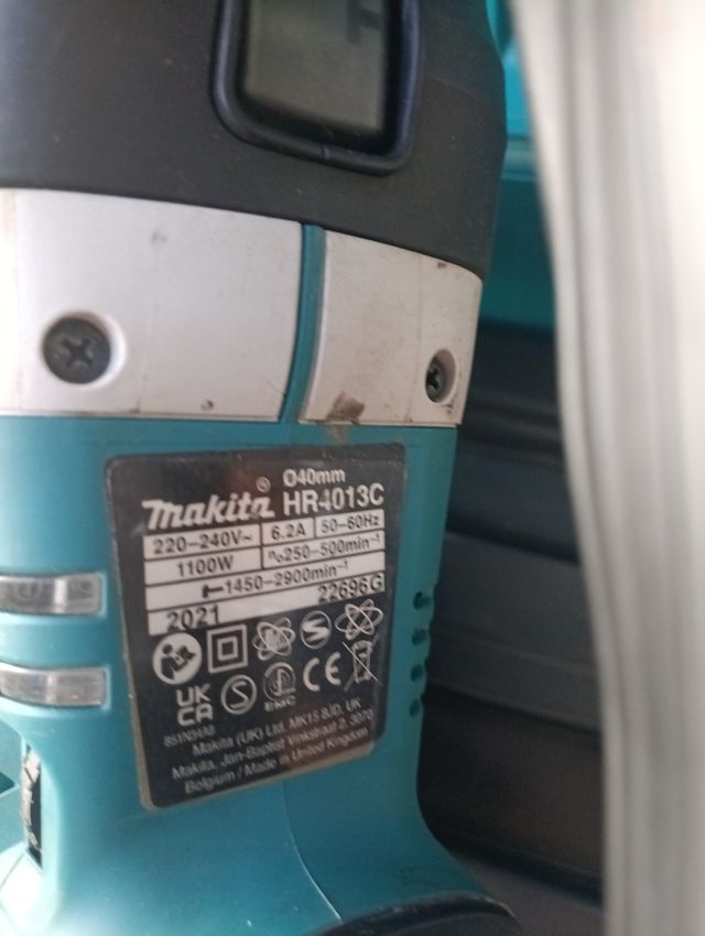 Martillo Percutor Makita HR4013C