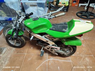 Mini moto verde