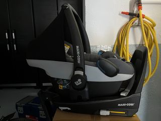 Silla Maxicosi con base Isofix y adaptador carrito