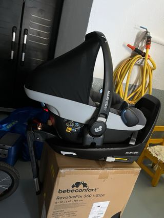 Silla Maxicosi con base Isofix y adaptador carrito