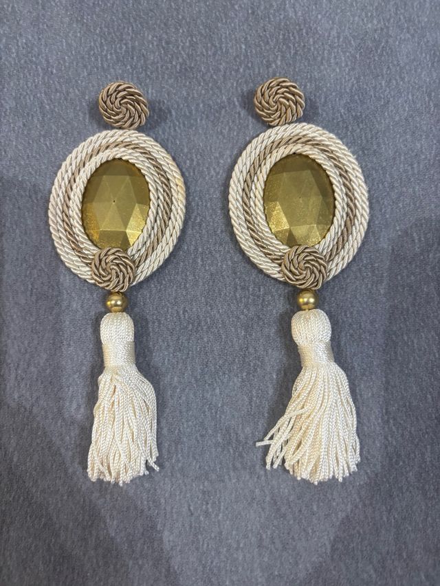 Pendientes Flamenca Beige y Dorado