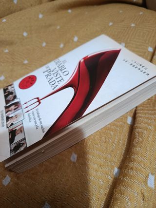 El Diablo Viste de Prada / The Devil Wears Prad...