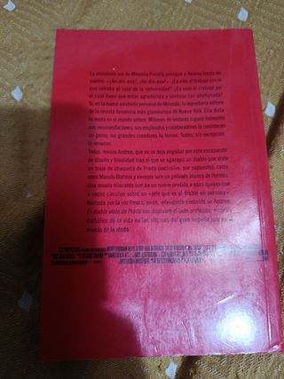 El Diablo Viste de Prada / The Devil Wears Prad...