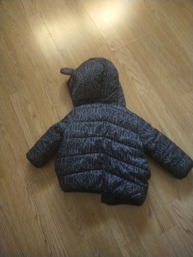 Abrigo infantil con capucha y orejas