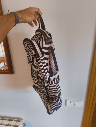 Mochila Volcom negra/blanca 20L