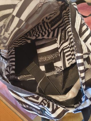 Mochila Volcom negra/blanca 20L