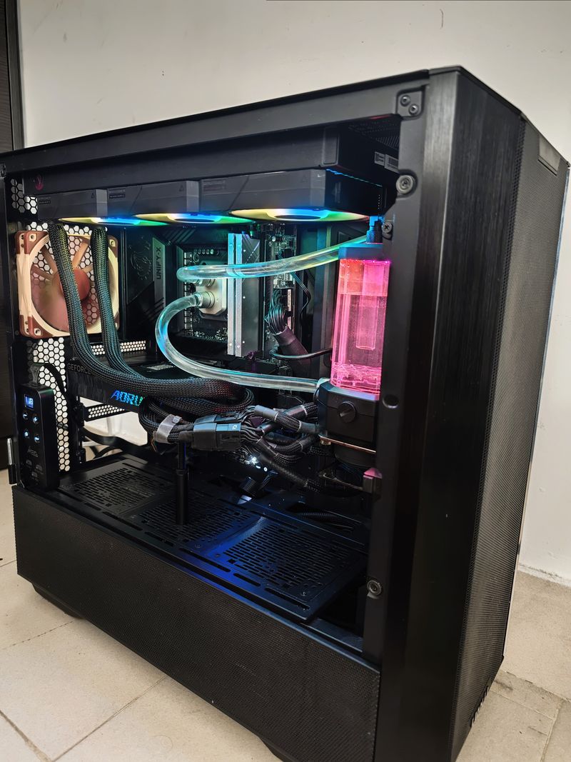 PC Gamer MSI 14900KF RTX 5080 WaterForce afbeelding 2