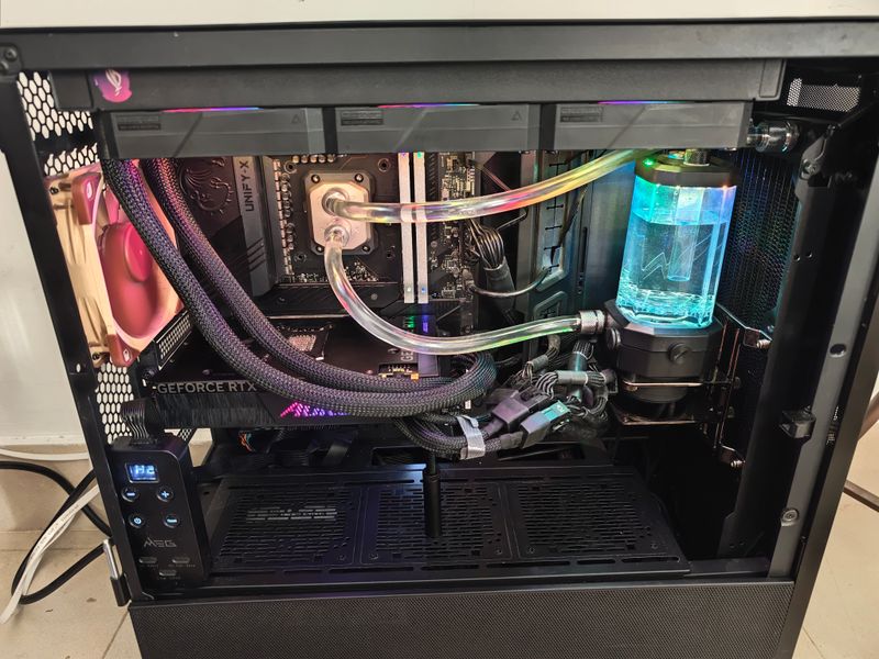 PC Gamer MSI 14900KF RTX 5080 WaterForce afbeelding 5