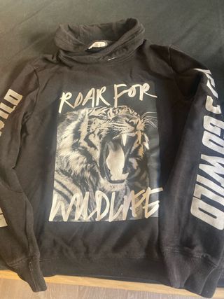 Sudadera Negra con Estampado de Tigre
