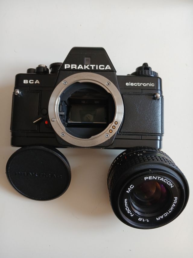 Cámara Praktica BCA Electronic con objetivo