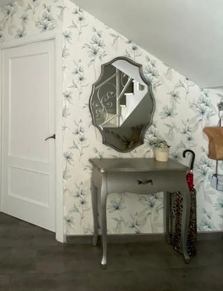 Conjunto Consola Isabelina y espejo Plata