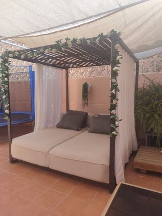 Cama Balinesa Elegante Beige y Gris