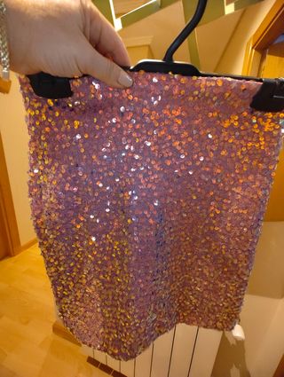 Falda de lentejuelas rosa y dorada