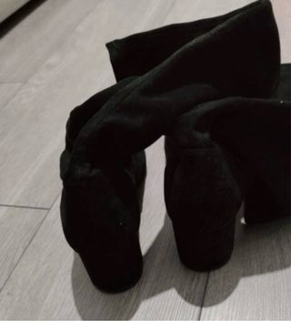 Botas altas de ante negro