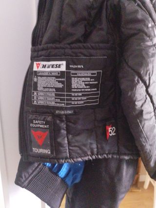Chaqueta Moto Dainese Azul y Negra. 