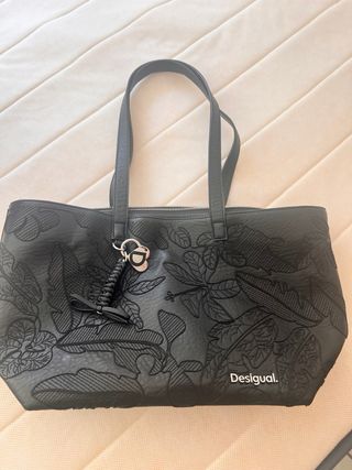 OFERTA!! Bolso Desigual Negro Grande Bordado