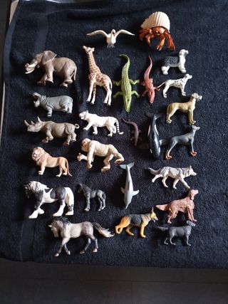Muñecos animales salvajes