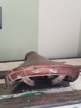 Sillín de bicicleta vintage marrón