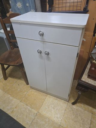 Mueble auxiliar blanco