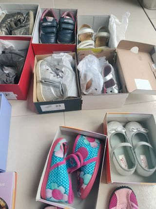 9 pares botitas y zapatos niña Pablosky
Geox