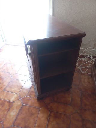 Mesa auxiliar de madera