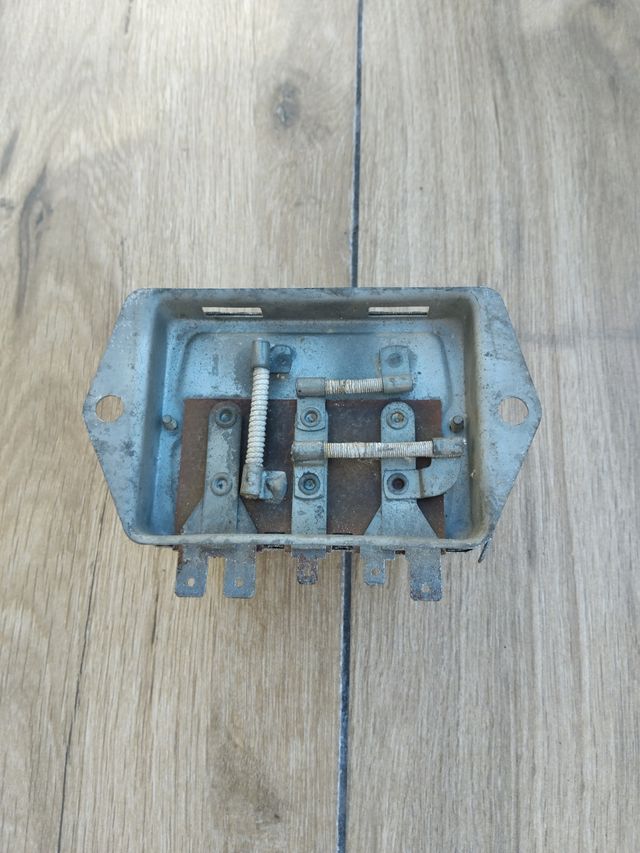 Regulador Eléctrico Mini Femsa Authi