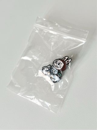 Spillo labubu marrone pin metallo nuovo