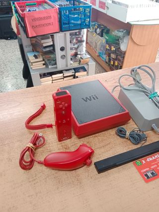 CONSOLA NINTENDO WII MINI CON MANDO CABLES NUNCHUC