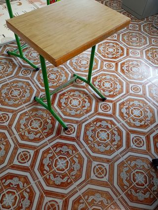 Pupitre infantil madera y metal verde