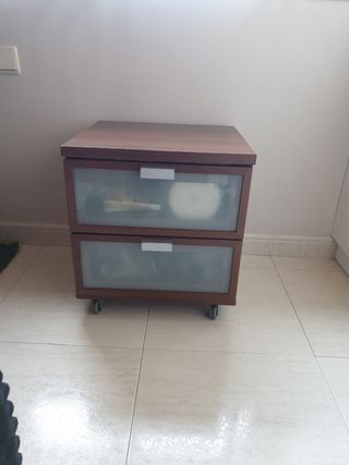 Mesita auxiliar Ikea con ruedas