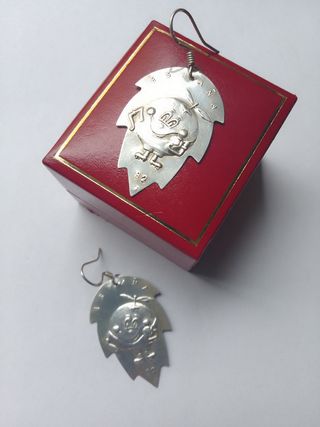 Pendientes de plata conmemorativos mundial 82 