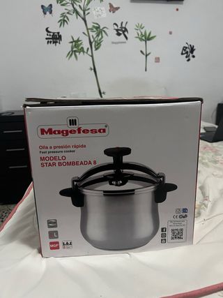 Olla a presión Magefesa Star Bombeada 8L