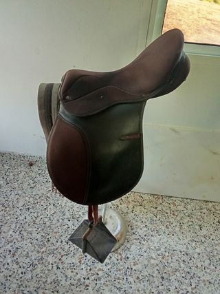 Montura inglesa sintética