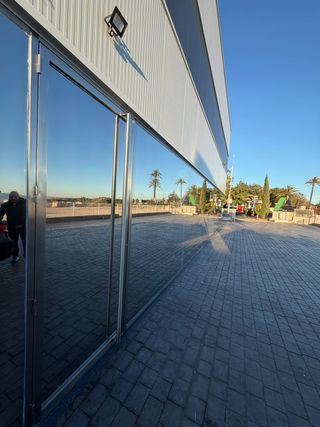 Instalador de rótulos, vinilos, lámina solar.