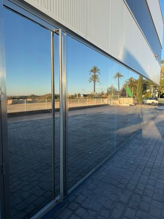 Instalador de rótulos, vinilos, lámina solar.