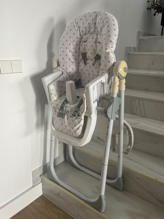 Trona de bebé con funda de estrellas