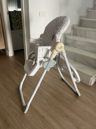 Trona de bebé con funda de estrellas