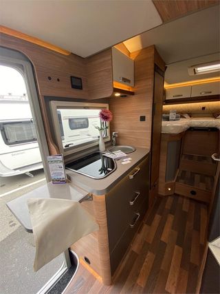 Autocaravana Weinsberg CaraCompact Suite 640MEG
