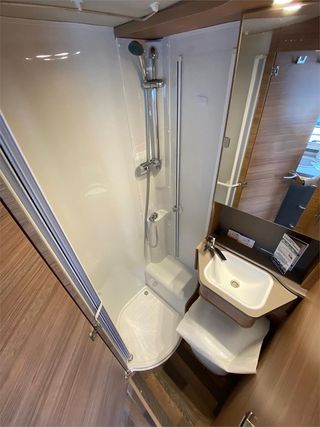 Autocaravana Weinsberg CaraCompact Suite 640MEG